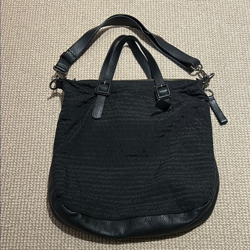 Sarah Pacini Black Shoulder Bag with Textured Design